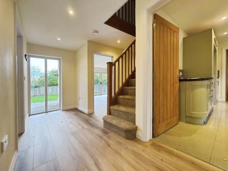 4 bedroom Detached house to let in High Street, Heytesbury, BA12