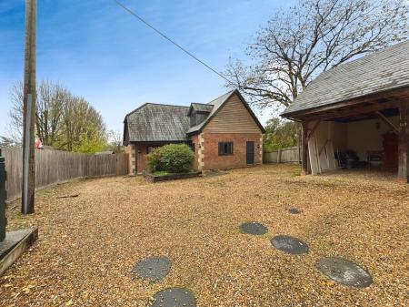 4 bedroom Detached house to let in High Street, Heytesbury, BA12