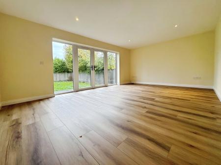 4 bedroom Detached house to let in High Street, Heytesbury, BA12