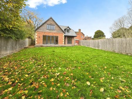 4 bedroom Detached house to let in High Street, Heytesbury, BA12