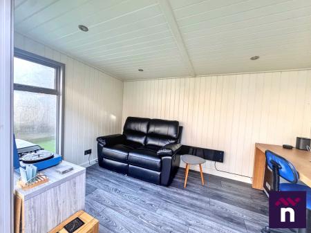 3 bedroom Detached house for sale in Canons Close, Warminster, BA12