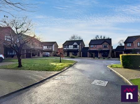 4 bedroom Detached house for sale in Canons Close, Warminster, BA12