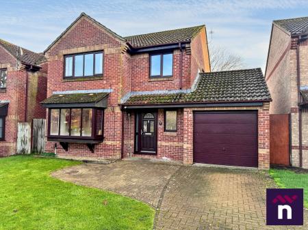 3 bedroom Detached house for sale in Canons Close, Warminster, BA12