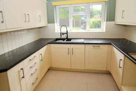 3 bedroom Detached house for sale in Hillbourne Close, Warminster, BA12