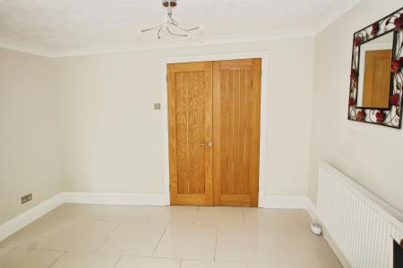 3 bedroom Detached house for sale in Hillbourne Close, Warminster, BA12