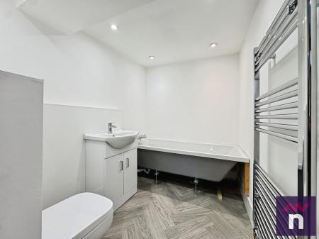 3 bedroom Terraced House for sale in Silver Street, Warminster, BA12