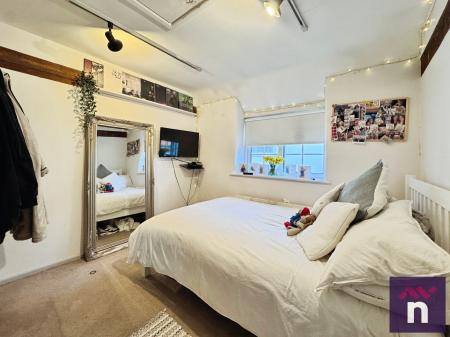 2 bedroom Character Property for sale in The Old Coach House North Row, Warminster, BA12