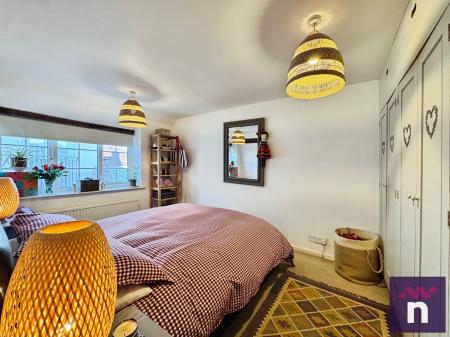 2 bedroom Character Property for sale in The Old Coach House North Row, Warminster, BA12