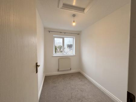 3 bedroom Detached house to let in Windsor Drive, Westbury, BA13