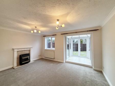 3 bedroom Detached house to let in Windsor Drive, Westbury, BA13