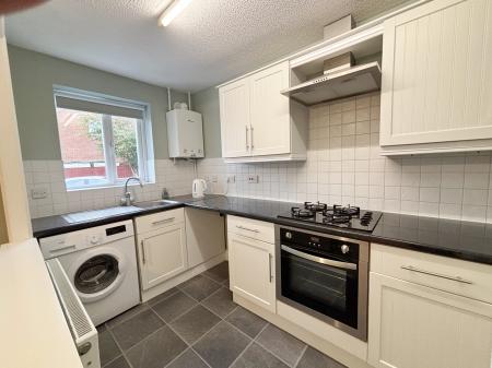 3 bedroom Detached house to let in Windsor Drive, Westbury, BA13