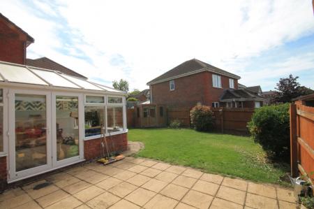 4 bedroom Detached house to let in Azalea Drive, Trowbridge, BA14