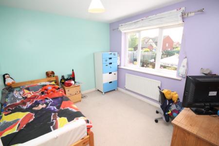 4 bedroom Detached house to let in Azalea Drive, Trowbridge, BA14