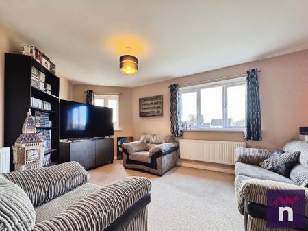 2 bedroom Flat for sale in Swaledale, Warminster, BA12
