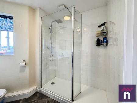 2 bedroom Flat for sale in Swaledale, Warminster, BA12