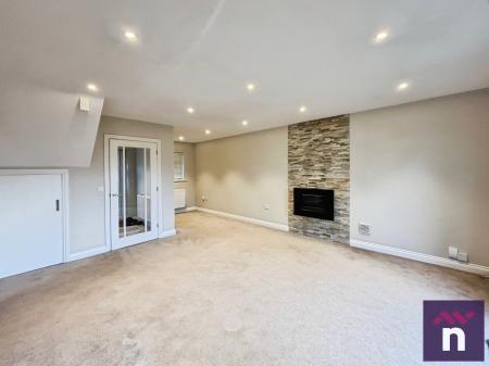 4 bedroom Semi-detached house to let in Copheap Lane, Warminster, BA12