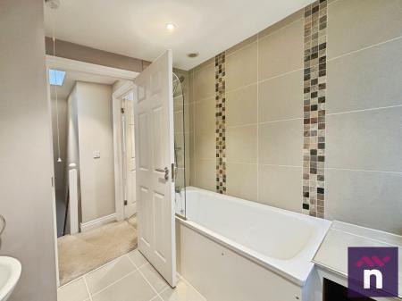 4 bedroom Semi-detached house to let in Copheap Lane, Warminster, BA12