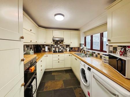 4 bedroom Detached house for sale in The Teasels, Warminster, BA12