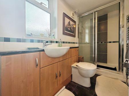 4 bedroom Detached house to let in Halfway Close, Trowbridge, BA14