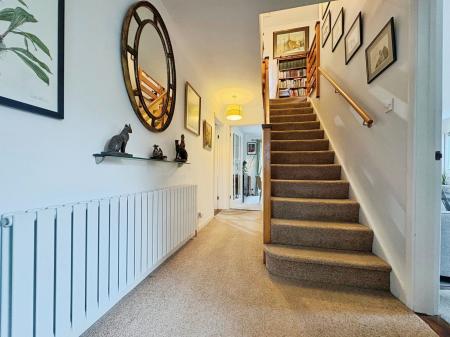 4 bedroom Detached house to let in Halfway Close, Trowbridge, BA14