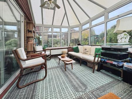 4 bedroom Detached house to let in Halfway Close, Trowbridge, BA14