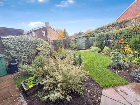 4 bedroom Detached house to let in Halfway Close, Trowbridge, BA14