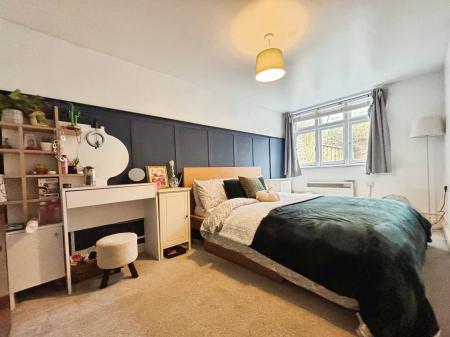 1 bedroom Flat for sale in Silver Street, Warminster, BA12