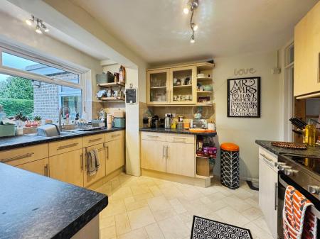 3 bedroom Semi-detached house for sale in Damask Way, Warminster, BA12