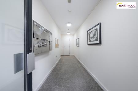 1 bedroom Flat for sale in Aldenham Road, Bushey, WD19