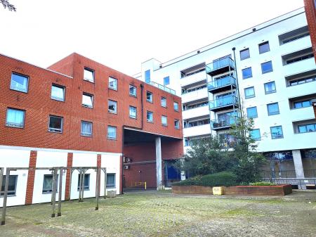 2 bedroom Flat for sale in 29 Loates Lane, Watford, WD17