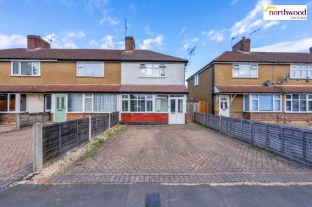 2 bedroom End of terrace house for sale in Briar Road, Watford, WD25