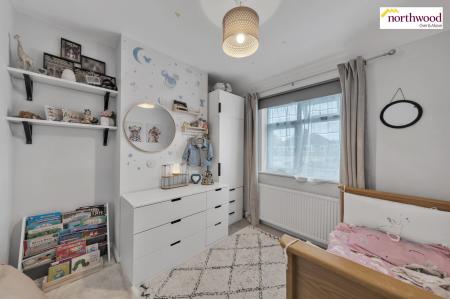 2 bedroom End of terrace house for sale in Briar Road, Watford, WD25