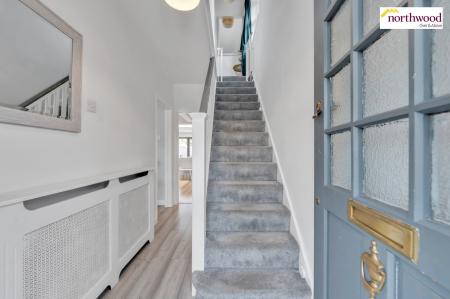 2 bedroom End of terrace house for sale in Briar Road, Watford, WD25