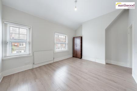 3 bedroom Terraced House for sale in Copsewood, Watford, WD24