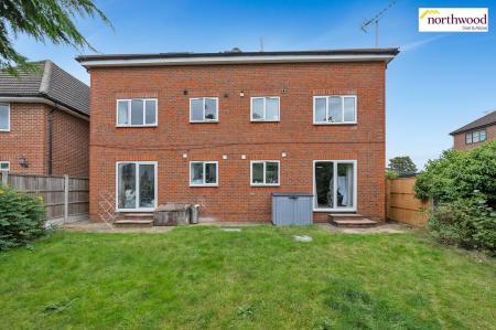 1 bedroom Flat for sale in Crown Rise, Garston, Watford, WD25