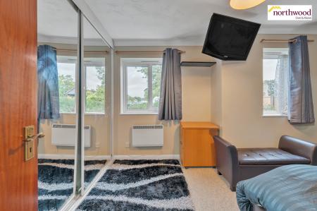 1 bedroom Flat for sale in Crown Rise, Garston, Watford, WD25