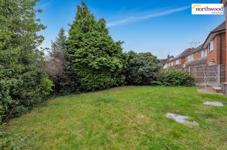 1 bedroom Flat for sale in Crown Rise, Garston, Watford, WD25