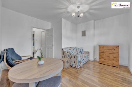 1 bedroom Flat for sale in Durban Road, Watford, WD18