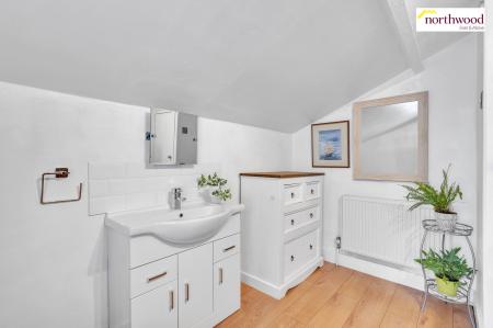 2 bedroom Terraced House for sale in Garfield Street, Watford, WD24