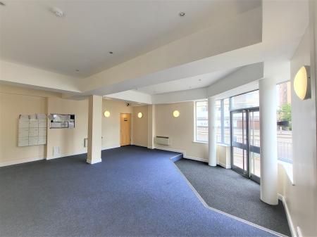 2 bedroom Flat for sale in Malden Road, Nascot Wood, Watford, WD17