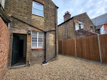 2 bedroom Commercial Property for sale in St Albans Road, Watford, WD24