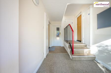 2 bedroom Flat for sale in Swan Close, Rickmansworth, WD3