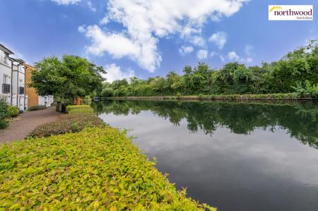 4 bedroom House for sale in Wander Wharf, Kings Langley, WD4