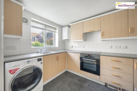 4 bedroom House for sale in Wander Wharf, Kings Langley, WD4