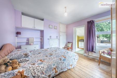 3 bedroom Semi-detached house for sale in Water Lane, Watford, WD17