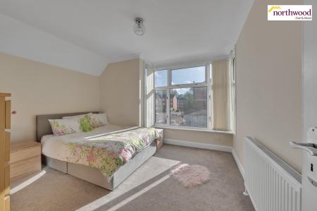 4 bedroom Detached house for sale in Bendysh Road, Bushey, WD23