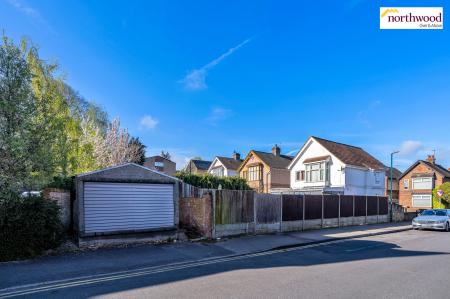 4 bedroom Detached house for sale in Bendysh Road, Bushey, WD23