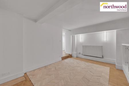 1 bedroom Flat for sale in Gammons Lane, Watford, WD24