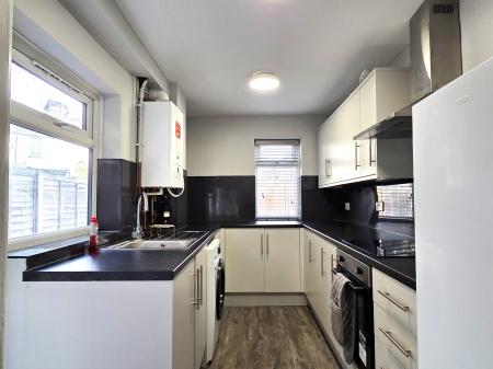 Leavesden Road, Watford, WD24