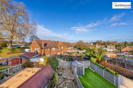 5 bedroom Semi-detached house for sale in Garston Lane, Watford, WD25